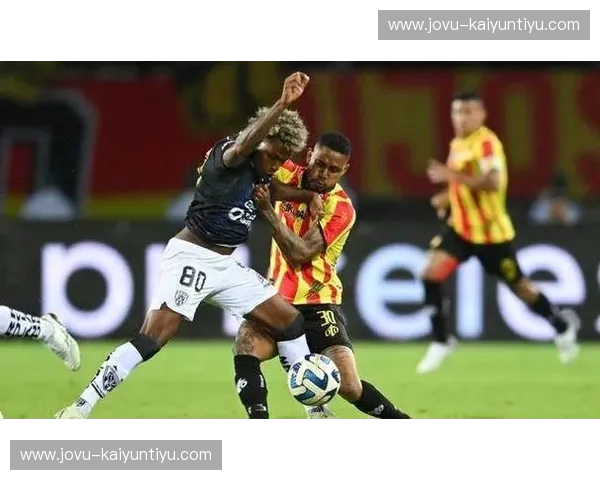 绿茵史诗,战火重燃:德尔瓦耶与博卡青年,一场足以载入史册的对决 绿茵史诗,战火重燃:德尔瓦耶与博卡青年,一场足以载入史册的对决